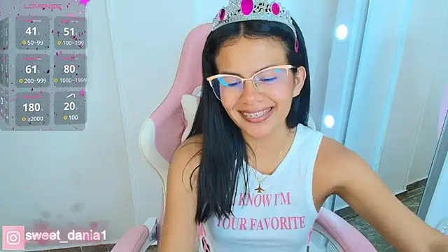 Snapshot of sweet_dania_ chatting on March 2025 03:43:02 AM sweet dania online show from March 2025 03:43:02 AM