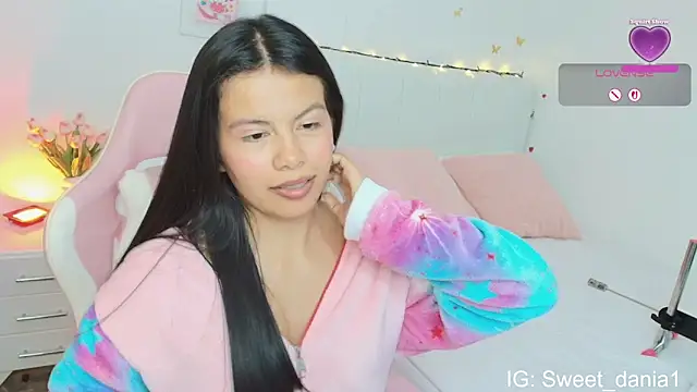 Snapshot of sweet_dania_ chatting on September 2025 03:52:01 AM sweet dania online show from September 2025 03:52:01 AM
