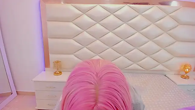 MiaQueen021 online show from January 2025 12:41:02 PM