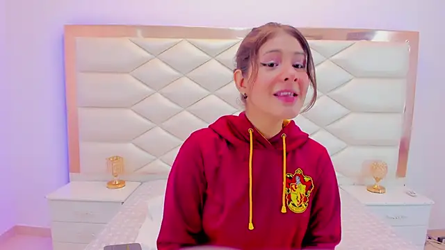 MiaQueen021 online show from January 2025 12:16:01 PM