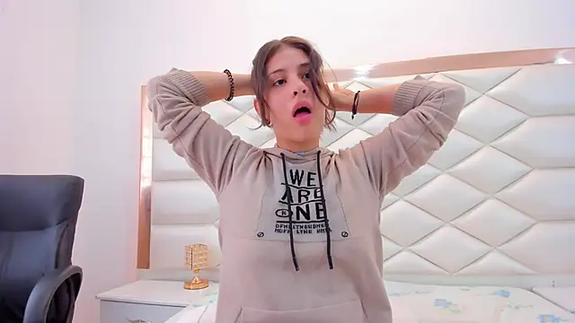 MiaQueen021 online show from January 2025 03:15:01 PM