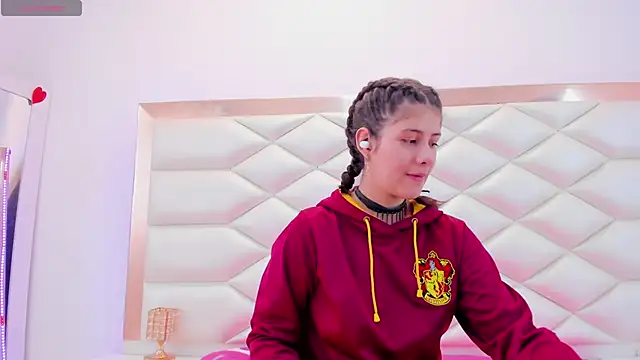 MiaQueen021 online show from March 2025 06:37:02 PM