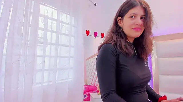 Snapshot of MiaQueen021 chatting on March 2025 12:34:01 PM MiaQueen021 online show from March 2025 12:34:01 PM