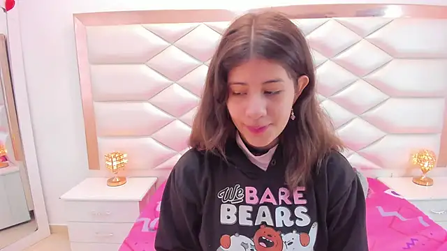 MiaQueen021 online show from March 2025 12:28:01 PM