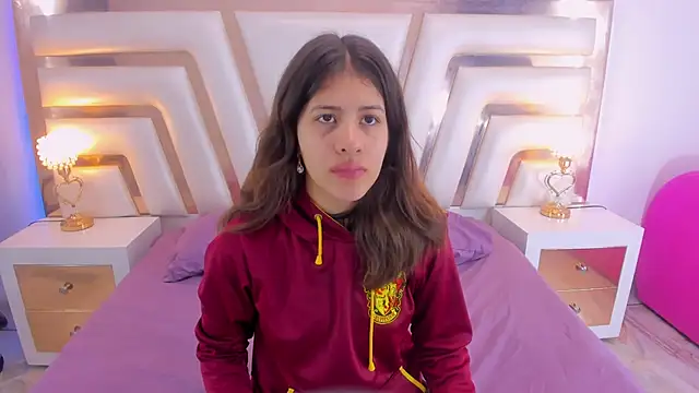 MiaQueen021 online show from March 2025 12:24:01 PM