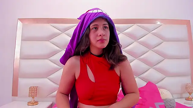 MiaQueen021 online show from March 2025 06:44:02 PM