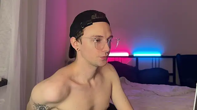 Snapshot of Calvin_Polanski chatting on January 2025 08:40:01 PM Calvin Polanski online show from January 2025 08:40:01 PM