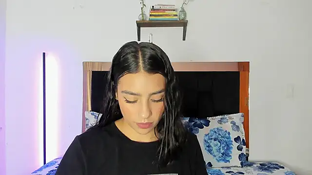 Carorosse online show from December 2025 07:55:01 PM