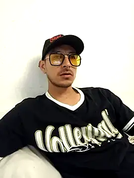 tony-camargo online show from January 2025 09:22:01 PM
