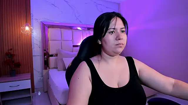 zoes milee online show from February 2026 11:37:02 AM