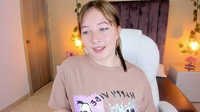 Dahlia Rousse online show from September 2025 03:50:02 PM