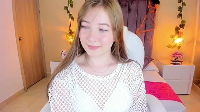 Dahlia Rousse online show from October 2025 08:49:01 PM