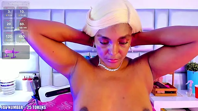 LovelyNickii online show from November 2025 12:39:02 PM