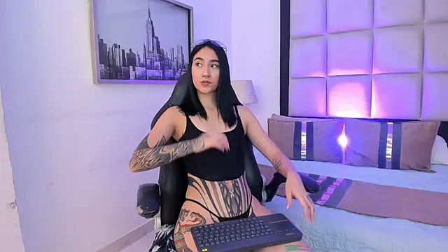 Snapshot of MeganPresleyy chatting on July 2026 10:34:02 PM MeganPresleyy online show from July 2026 10:34:02 PM