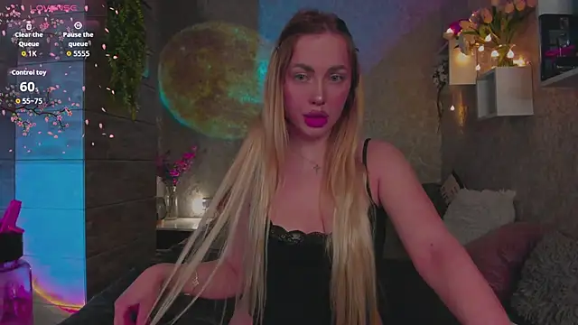 Mika Rayy online show from June 2026 07:42:01 PM