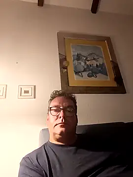 Snapshot of MountJohnXL chatting on January 2025 02:24:02 AM MountJohnXL online show from January 2025 02:24:02 AM