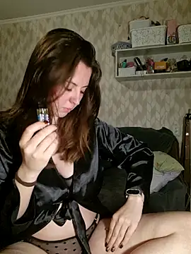 Melenka online show from April 2026 10:40:02 PM