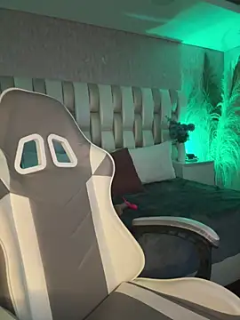 Sara  collins   online show from December 2025 12:12:01 PM