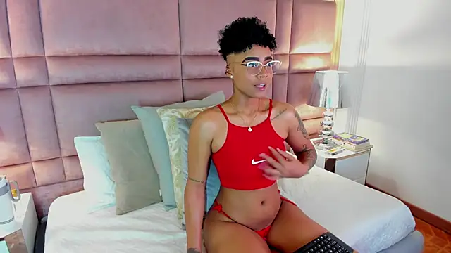 LuciaWallace online show from October 2025 10:51:01 PM