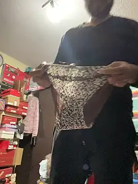 Snapshot of leonardohot1987 chatting on January 2025 04:47:01 AM leonardohot1987 online show from January 2025 04:47:01 AM