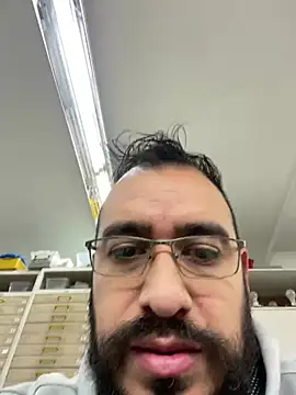 Snapshot of leonardohot1987 chatting on January 2025 04:50:02 PM leonardohot1987 online show from January 2025 04:50:02 PM