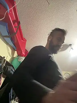 Snapshot of leonardohot1987 chatting on January 2025 05:21:02 AM leonardohot1987 online show from January 2025 05:21:02 AM