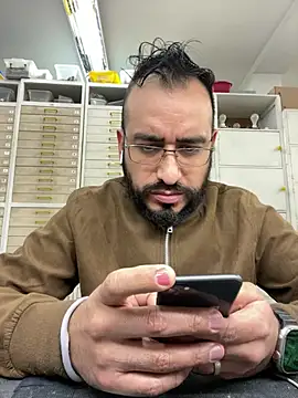 Snapshot of leonardohot1987 chatting on January 2025 09:19:02 PM leonardohot1987 online show from January 2025 09:19:02 PM