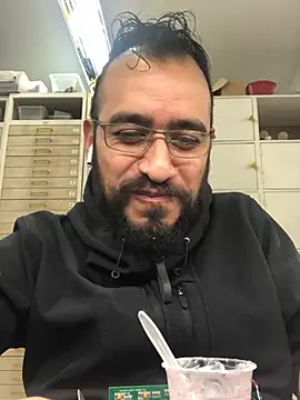 Snapshot of leonardohot1987 chatting on January 2025 06:03:01 PM leonardohot1987 online show from January 2025 06:03:01 PM