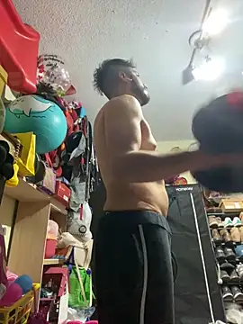 Snapshot of leonardohot1987 chatting on March 2025 04:35:02 AM leonardohot1987 online show from March 2025 04:35:02 AM