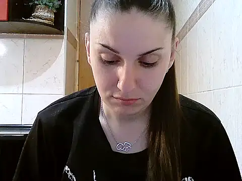 Yuliia30 online show from April 2026 04:34:01 AM