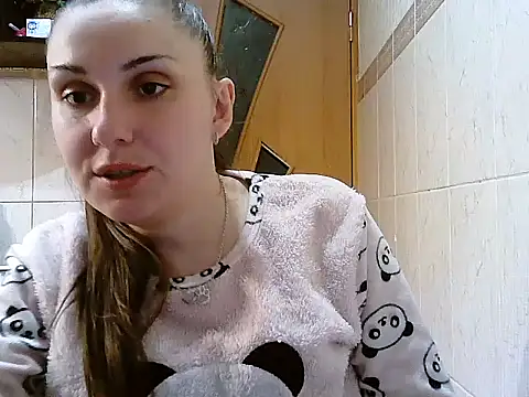 Yuliia30 online show from April 2026 08:01:02 PM