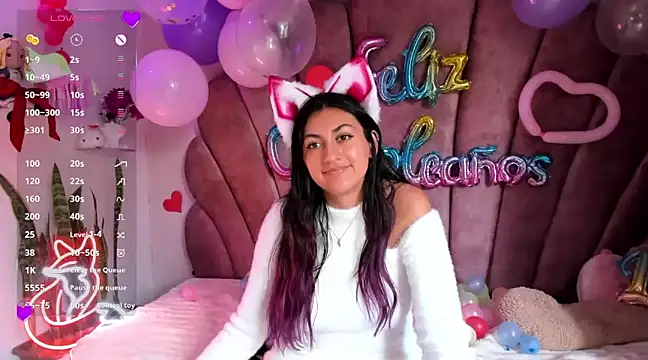 Snapshot of sweetfoxy_17 chatting on February 2025 06:58:01 PM sweetfoxy 17 online show from February 2025 06:58:01 PM