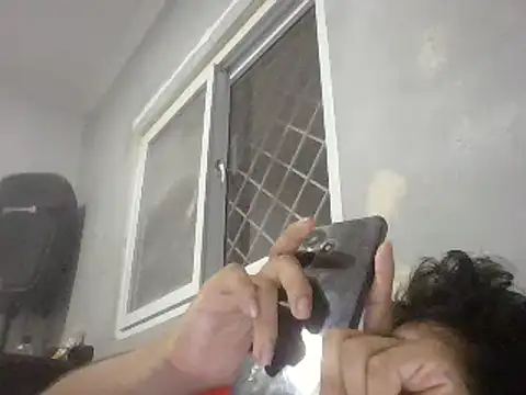 Snapshot of it0z_klk chatting on January 2025 12:14:02 AM it0z klk online show from January 2025 12:14:02 AM