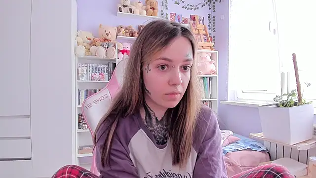 Snapshot of Catharsisi chatting on March 2026 01:17:01 PM Catharsisi online show from March 2026 01:17:01 PM
