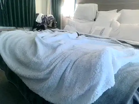 Snapshot of AQuickPhyx chatting on February 2025 03:00:02 AM AQuickPhyx online show from February 2025 03:00:02 AM