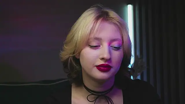 milasmiu online show from February 2025 06:15:02 PM