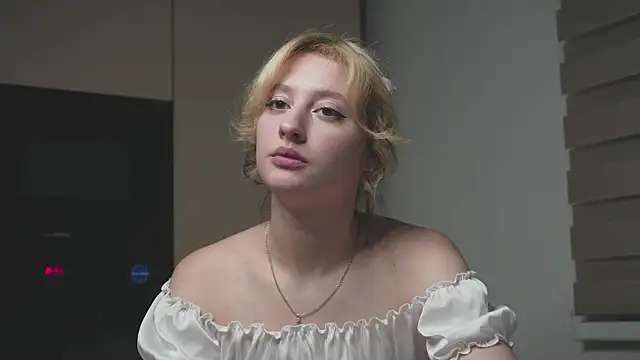 milasmiu online show from February 2025 06:24:02 PM