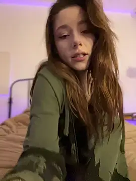 Snapshot of Mary_Leaf chatting on February 2025 12:22:02 AM Mary Leaf online show from February 2025 12:22:02 AM