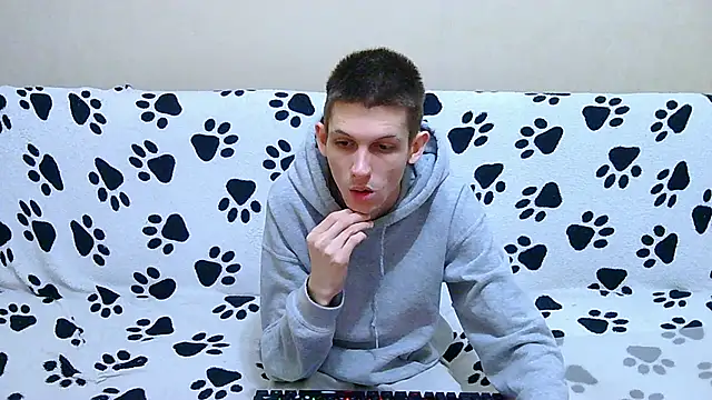 Lester Broo online show from May 2026 09:30:02 PM