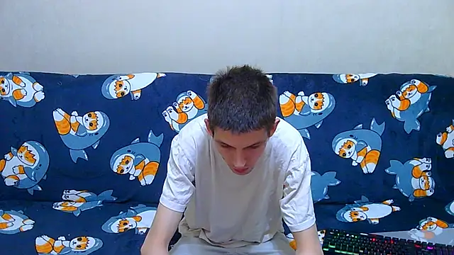 Lester Broo online show from May 2026 07:52:02 PM