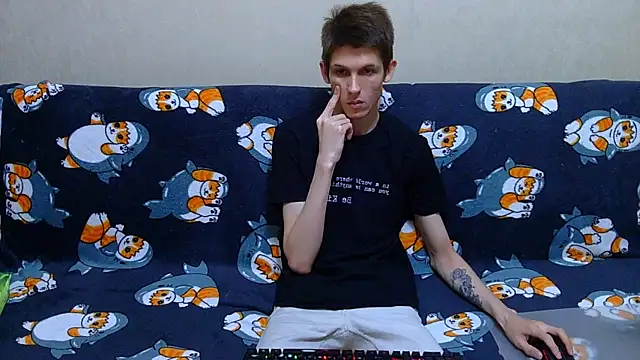 Lester Broo online show from June 2026 08:29:02 PM