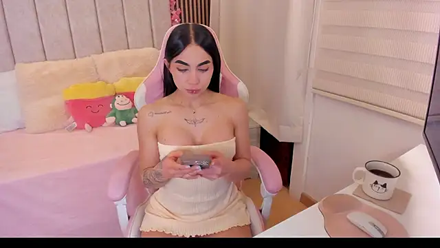 Snapshot of tamy_xoo chatting on June 2026 06:42:01 PM tamy xoo online show from June 2026 06:42:01 PM