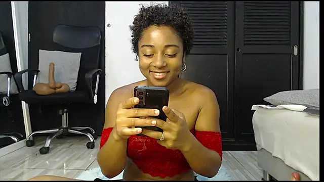Snapshot of avis_lara chatting on April 2026 07:25:02 AM avis lara online show from April 2026 07:25:02 AM