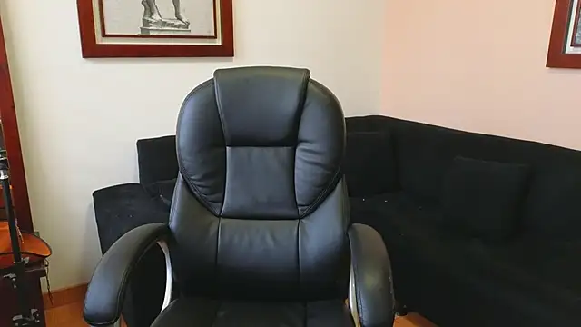 Snapshot of hairyncuteass chatting on September 2025 11:44:01 AM hairyncuteass online show from September 2025 11:44:01 AM