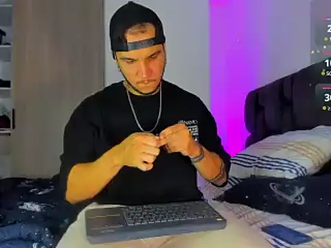 austinoficial online show from January 2026 08:45:01 PM