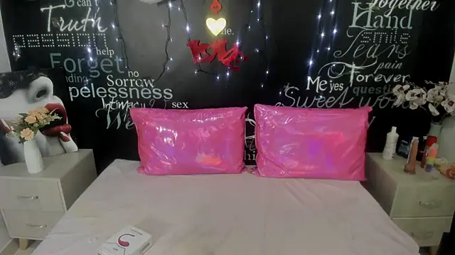 Snapshot of HornyRouse_ chatting on March 2025 10:57:02 AM HornyRouse online show from March 2025 10:57:02 AM