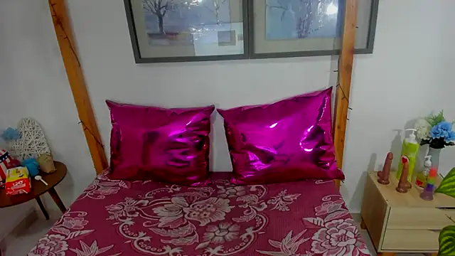 Snapshot of HornyRouse_ chatting on September 2025 05:45:01 PM HornyRouse online show from September 2025 05:45:01 PM