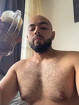 arturguy00 online show from March 2026 04:12:02 PM