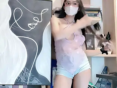 Snapshot of Lush-Office chatting on November 2025 07:08:01 AM Lush-Office online show from November 2025 07:08:01 AM