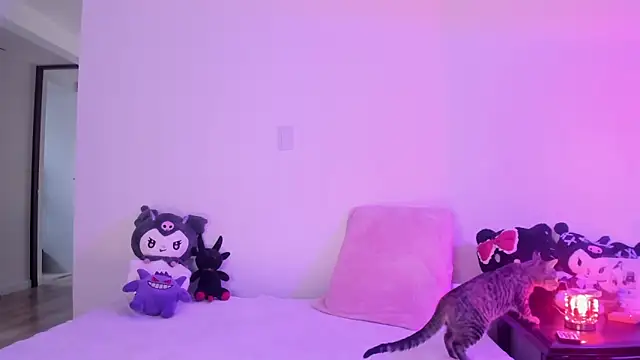 raven  white1 online show from October 2025 06:53:01 PM